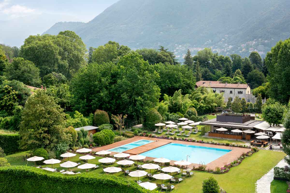 Vista dall'alto della piscina e del Kincho