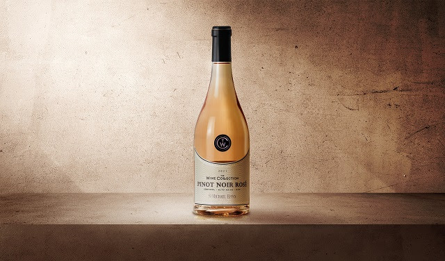 Cantina San Michele Appiano presenta il nuovo Pinot Noir Rosé 2021, ultimo arrivato della prestigiosa linea The Wine Collection.