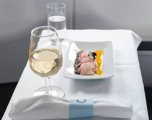 La Compagnie, il volo business class con menu firmati da Chef stellati